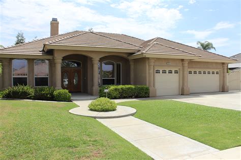 View prices, photos, virtual tours, floor plans, amenities, pet policies, rent specials, property details and availability for apartments at 13605 Ashton Wood Ct Rental on ForRent. . Houses for rent by private owner in bakersfield ca